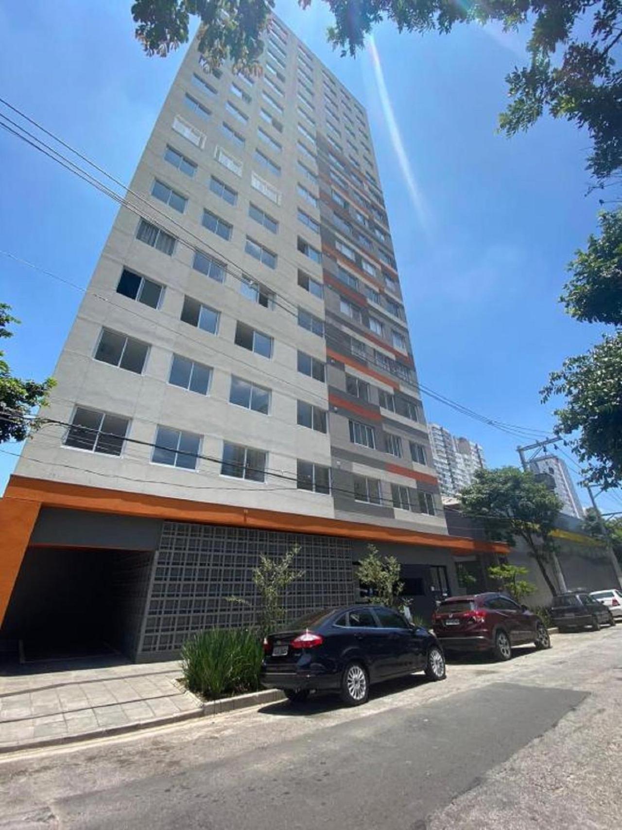 Autentico Em Frente Ao Metro Bras ! * Sao Paulo